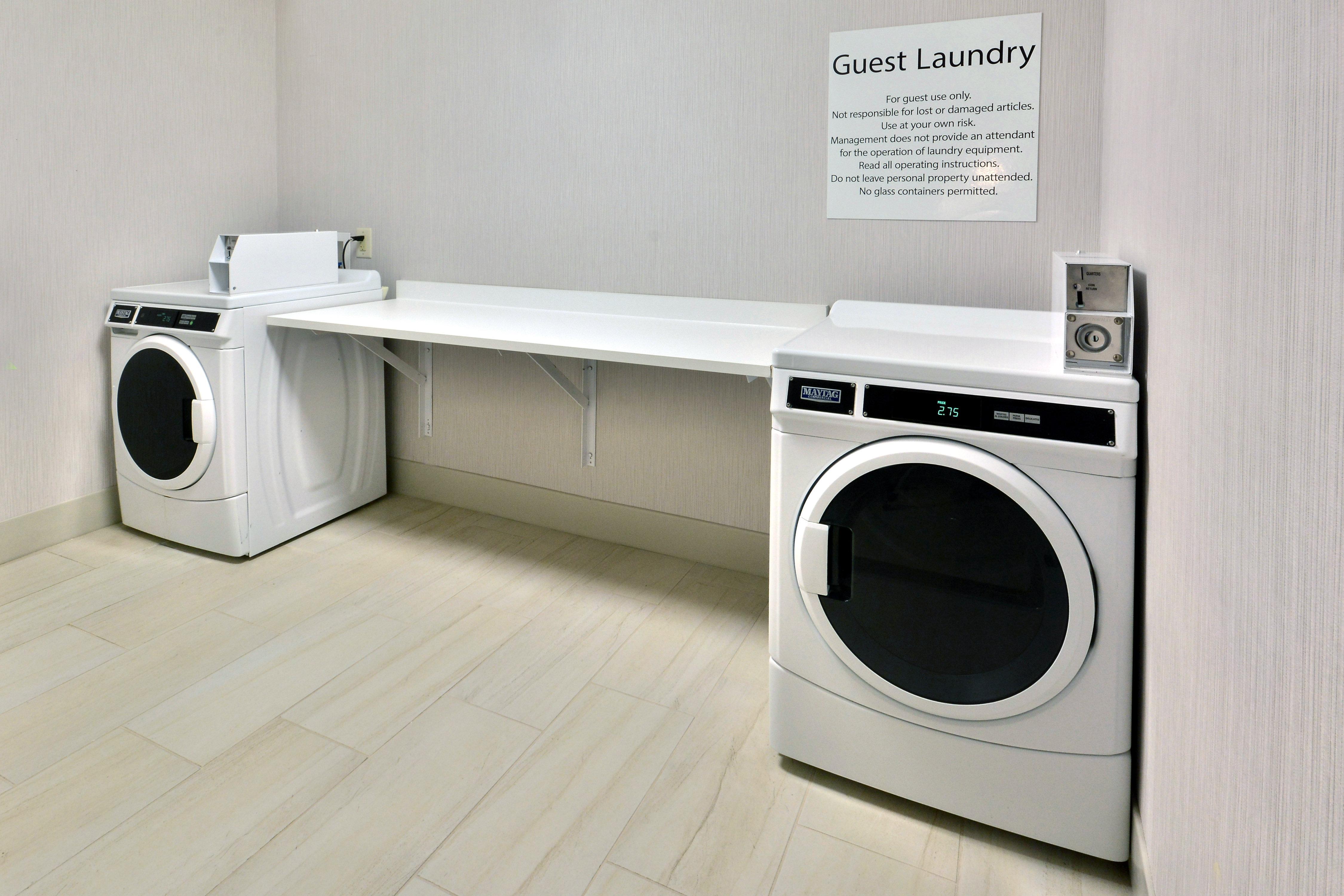 Holiday Inn Express Danville By Ihg Bagian luar foto
