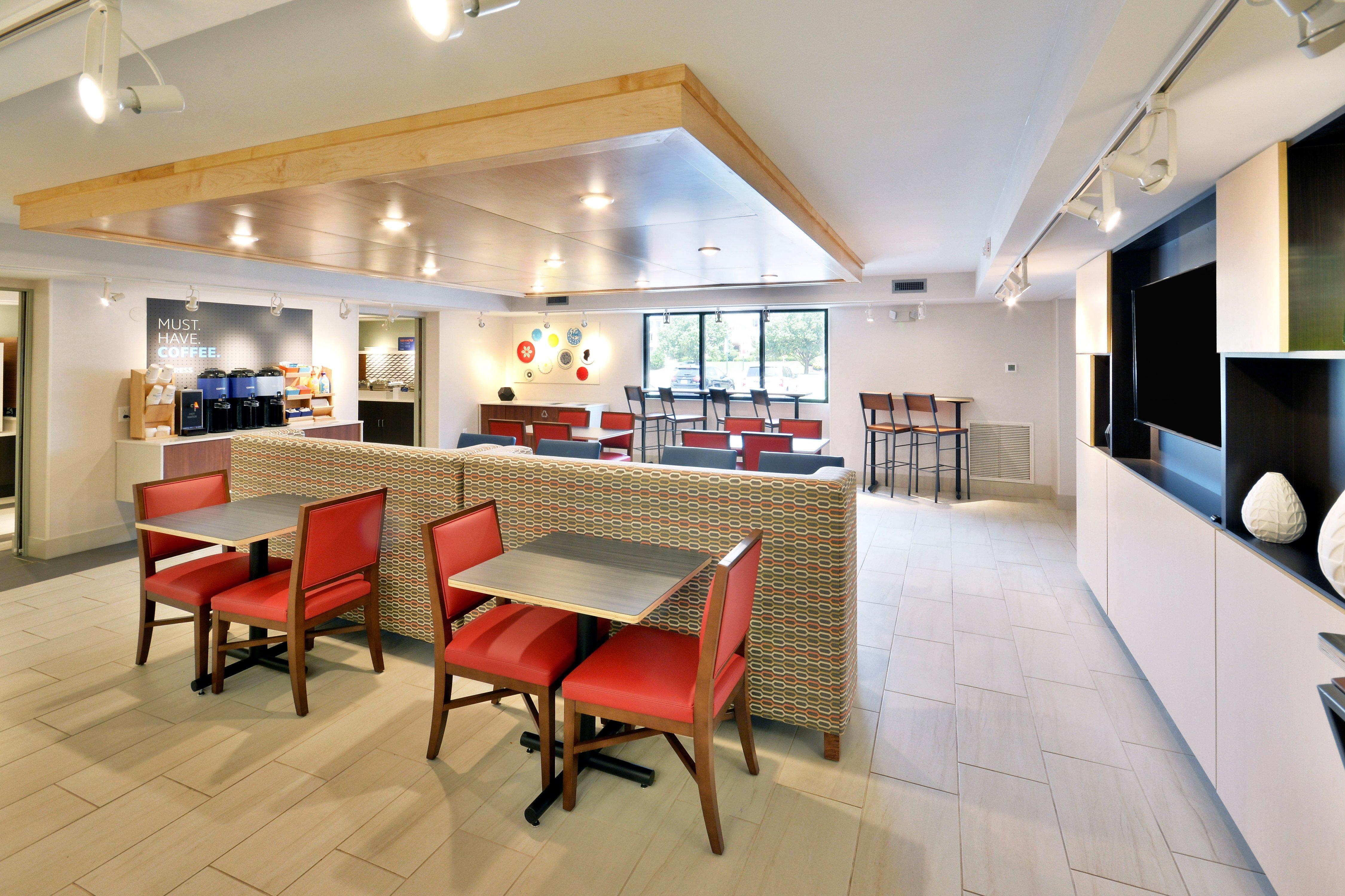Holiday Inn Express Danville By Ihg Bagian luar foto