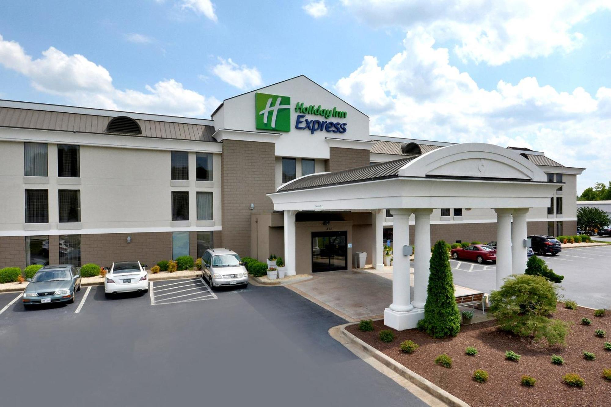 Holiday Inn Express Danville By Ihg Bagian luar foto